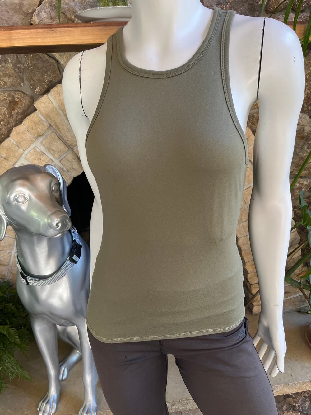 Upwest Green Soft Tank Top with Built in Bra Women’s Size Small